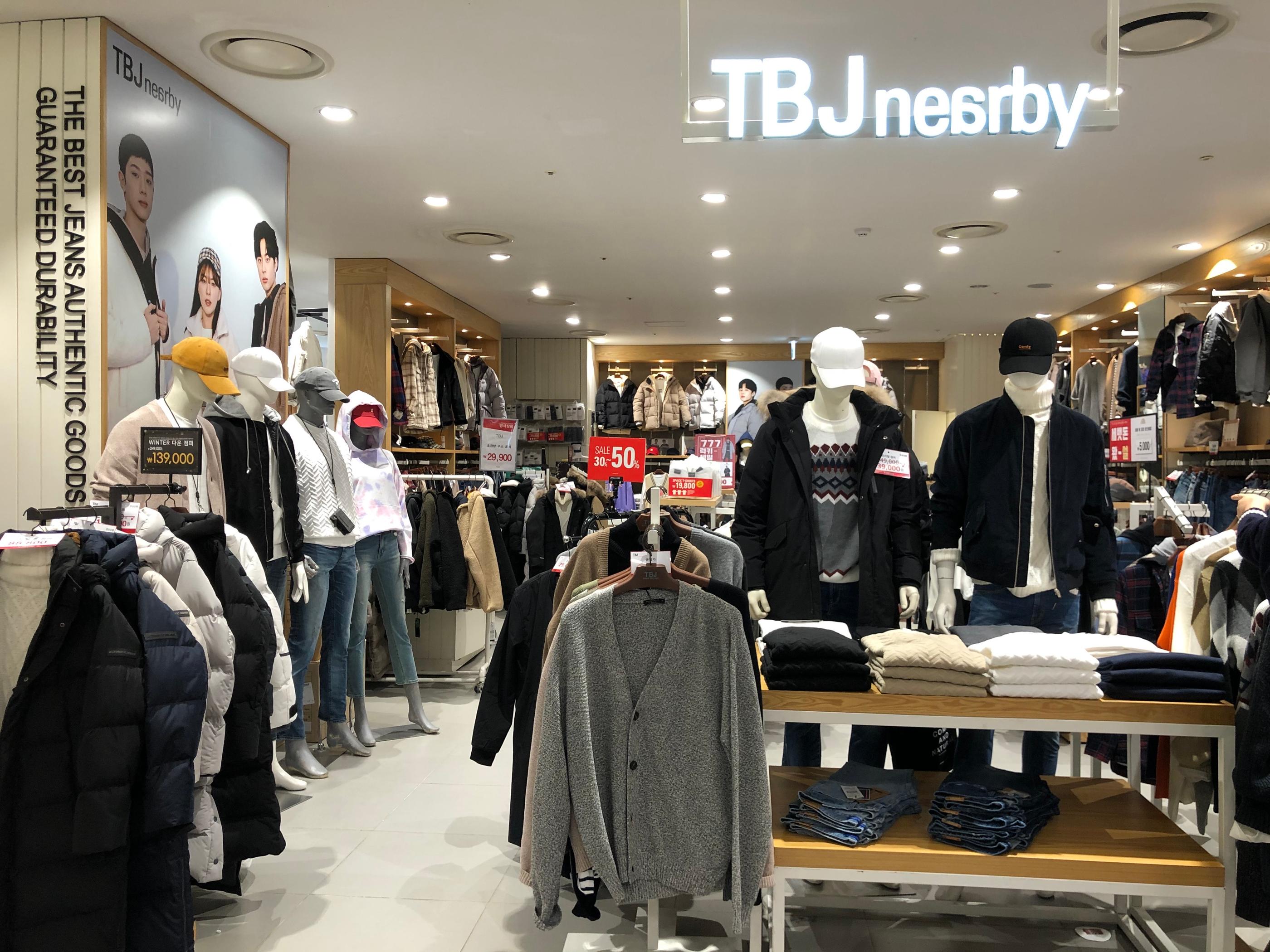 ลดราคาเหลือครึ่งเดียว! Mario Outlet ในโซล ราคาประหนึ่งอันเดอร์กราวน์ช้อปปิ้ง บอกได้คำเดียวว่าคุ้ม!